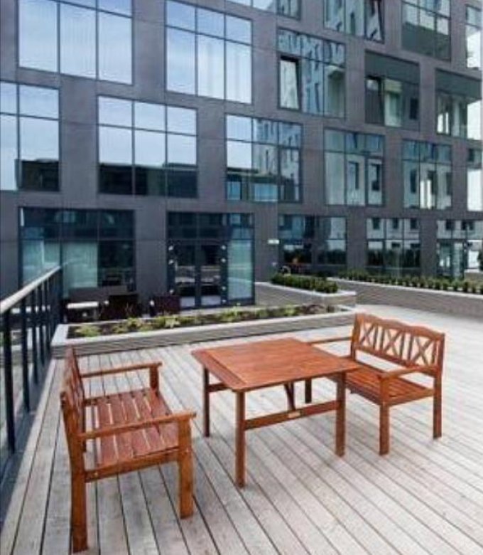 APARTMENTS AND HOTELS