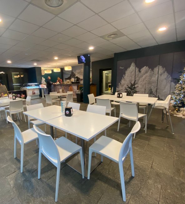 RESTAURANT ON THE ICE RINK
